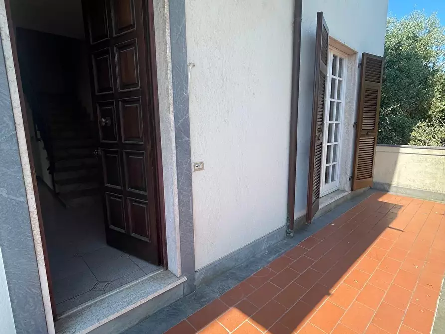 Immagine 8 di Casa trifamiliare in vendita  a Carrara