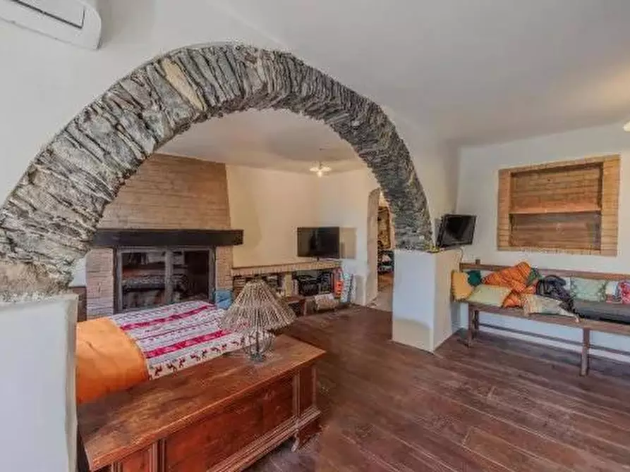 Immagine 12 di Loft/Open space in vendita  a Carrara