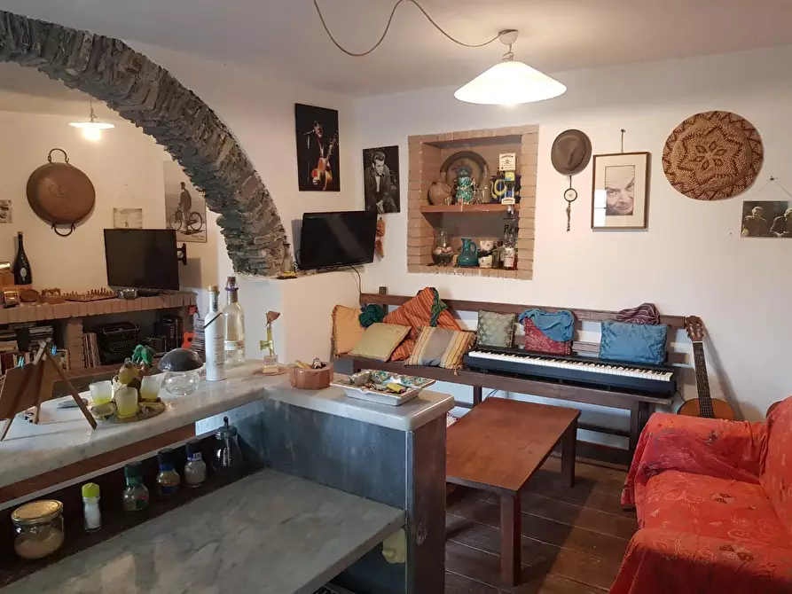 Immagine 21 di Loft/Open space in vendita  a Carrara