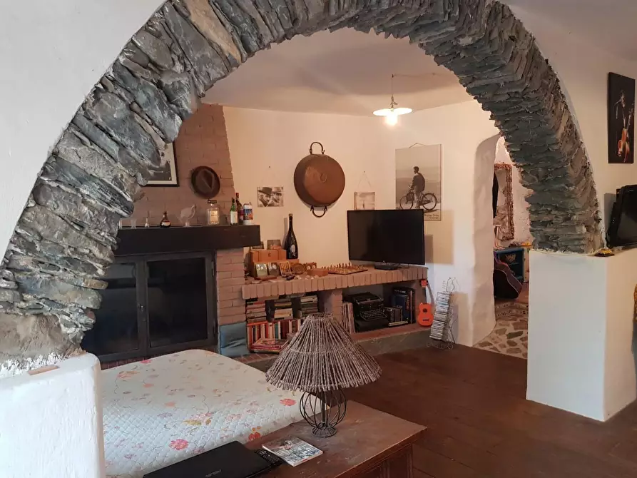 Immagine 7 di Loft/Open space in vendita  a Carrara