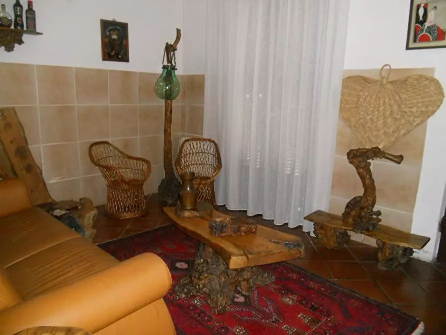 Immagine 4 di Villa in vendita  a Viareggio