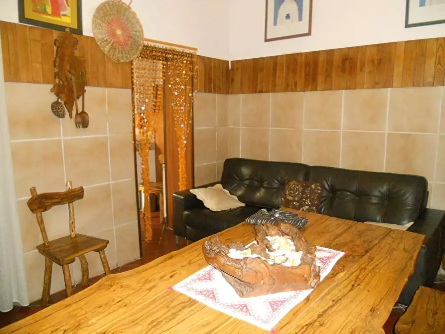 Immagine 2 di Villa in vendita  a Viareggio