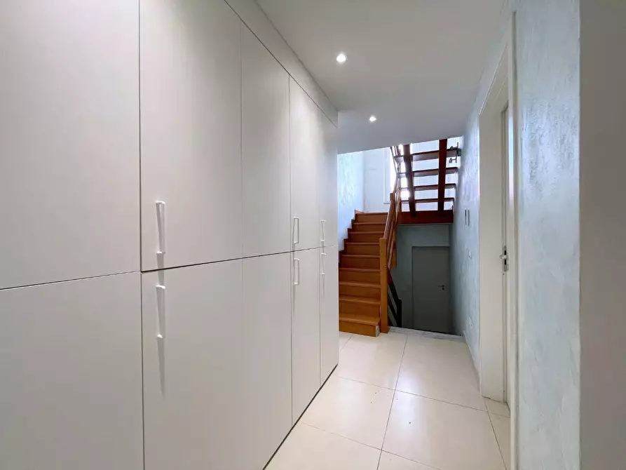 Immagine 39 di Villetta a schiera in vendita  a Viareggio