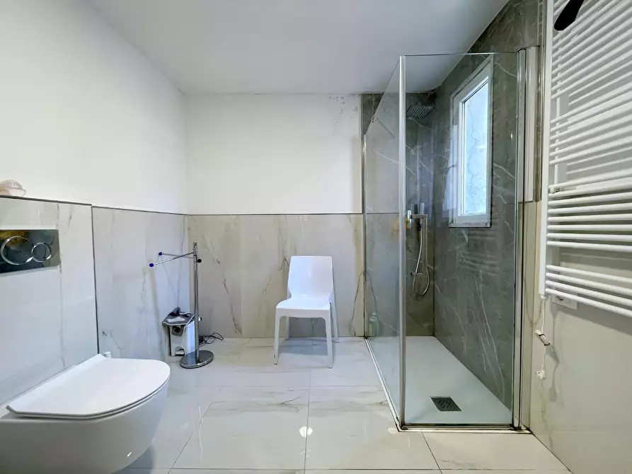 Immagine 16 di Villetta a schiera in vendita  a Viareggio