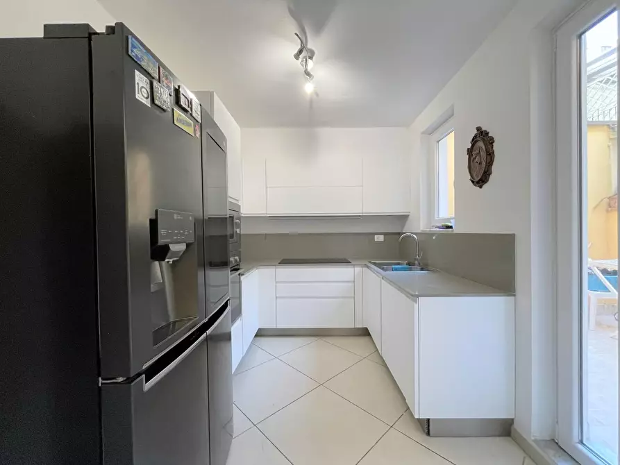 Immagine 9 di Villetta a schiera in vendita  a Viareggio