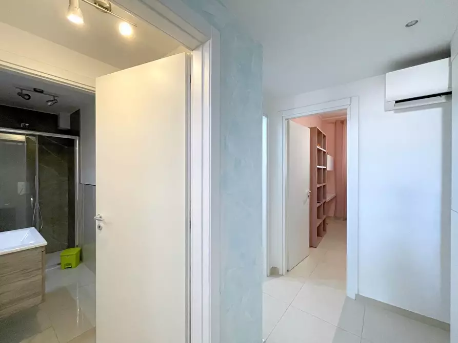 Immagine 21 di Villetta a schiera in vendita  a Viareggio