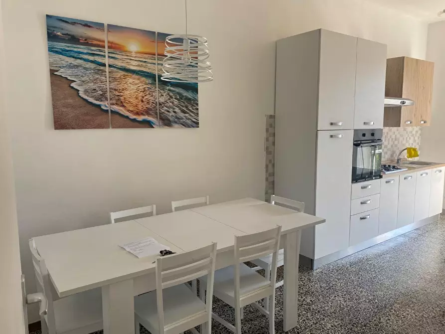 Immagine 3 di Appartamento in vendita  a Viareggio