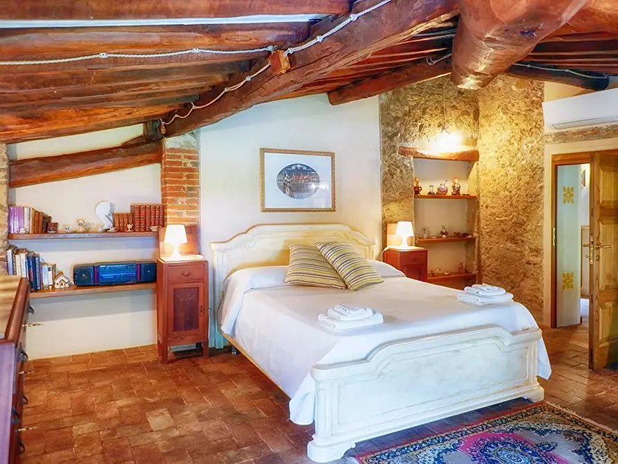 Immagine 40 di Villa in affitto  a Camaiore