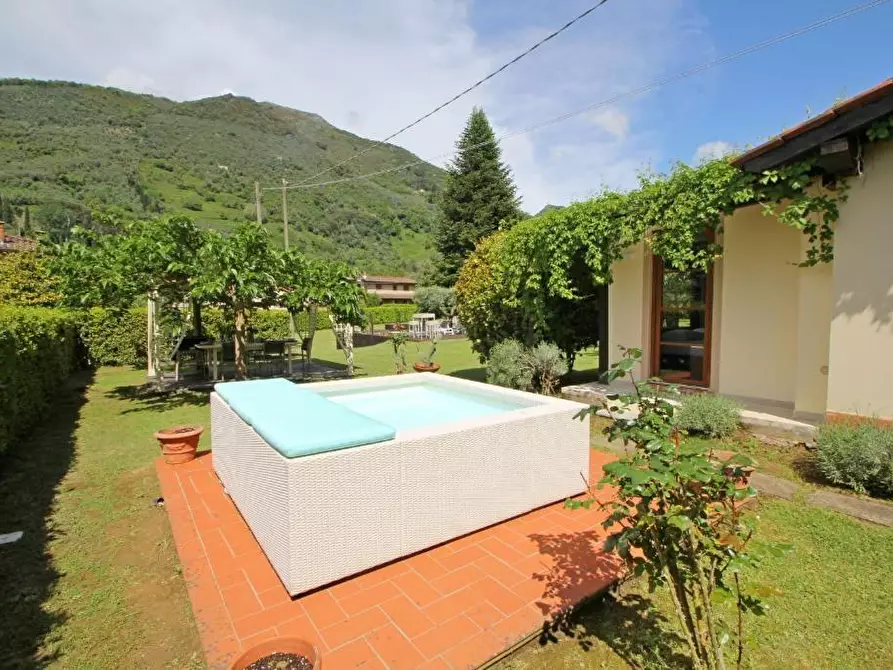Immagine 80 di Villa in affitto  a Camaiore