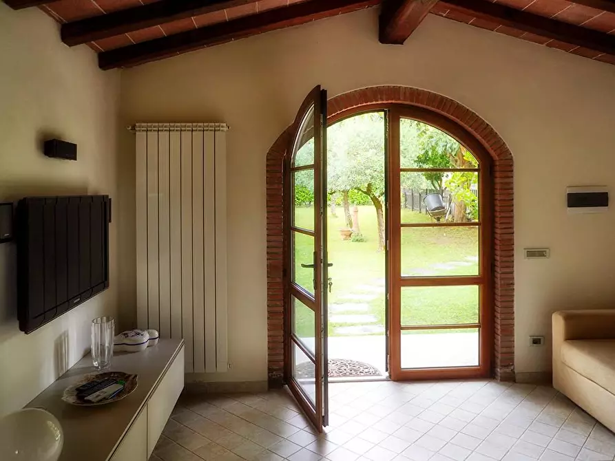 Immagine 72 di Villa in affitto  a Camaiore