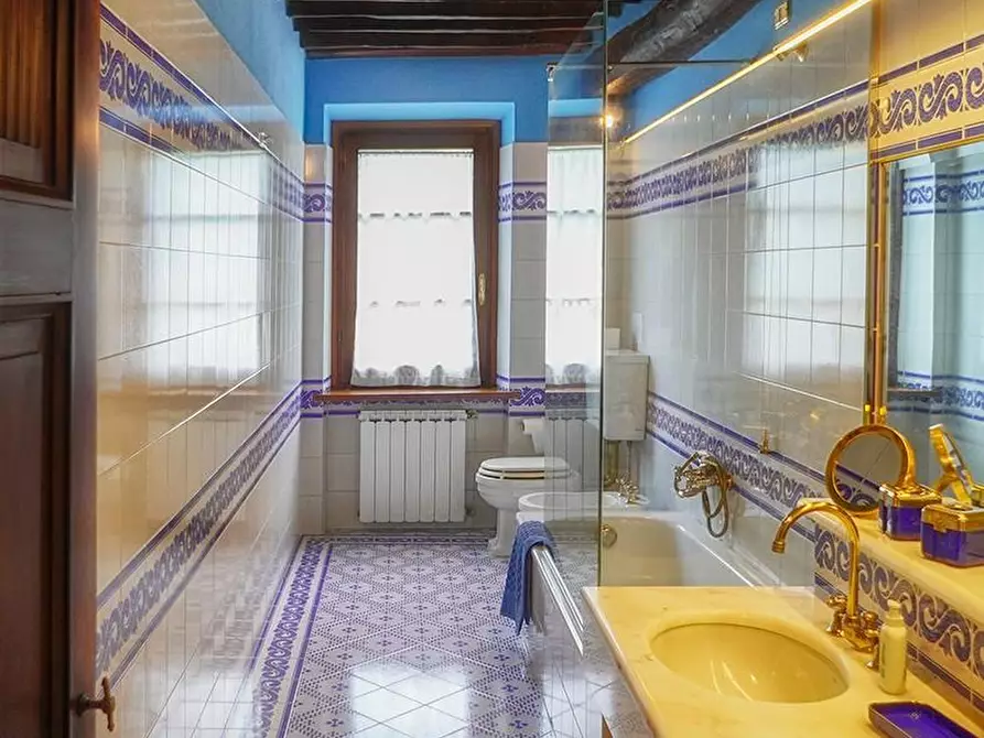 Immagine 30 di Villa in affitto  a Camaiore