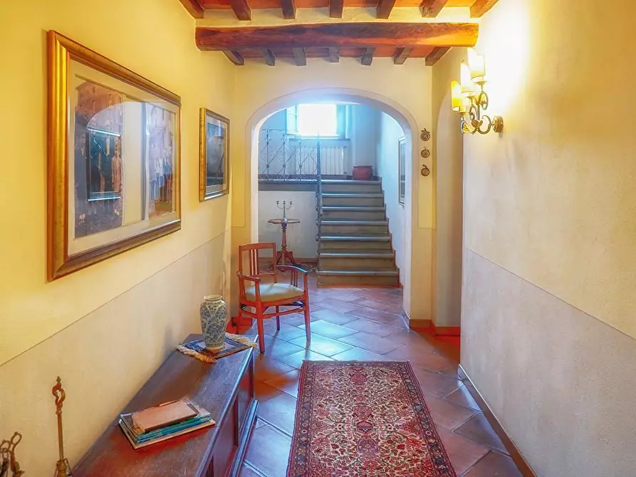 Immagine 8 di Villa in affitto  a Camaiore