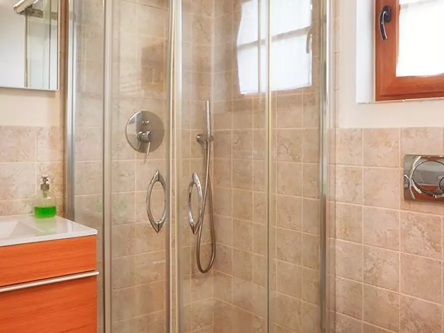 Immagine 73 di Villa in affitto  a Camaiore