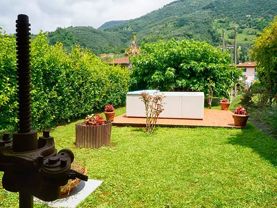 Immagine 60 di Villa in affitto  a Camaiore