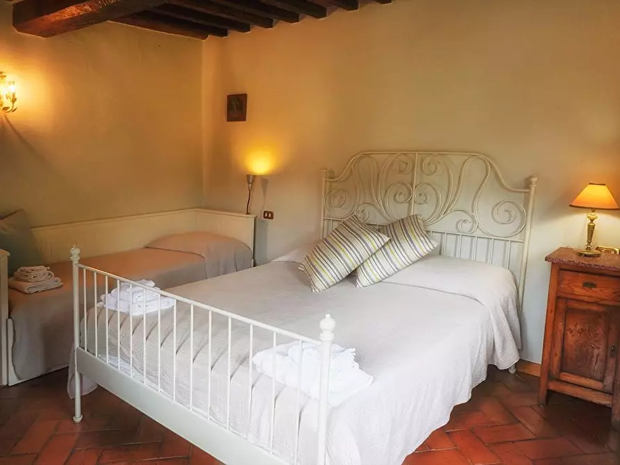 Immagine 34 di Villa in affitto  a Camaiore