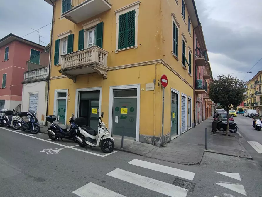 Immagine 4 di Negozio in vendita  a Sestri Levante