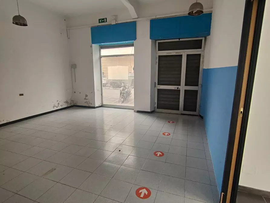 Immagine 17 di Negozio in vendita  a Sestri Levante