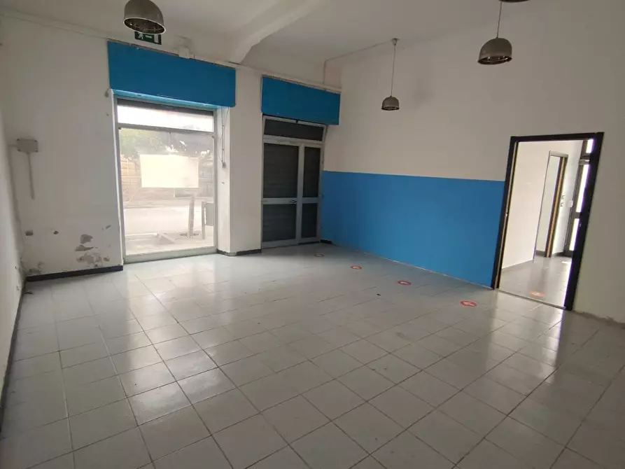 Immagine 18 di Negozio in vendita  a Sestri Levante