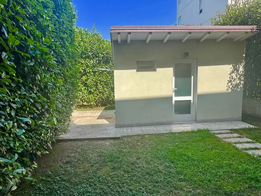 Immagine 19 di Appartamento in vendita  a Massa