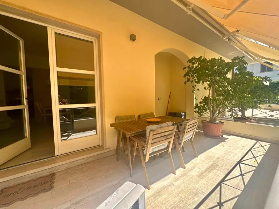 Immagine 1 di Appartamento in vendita  a Massa