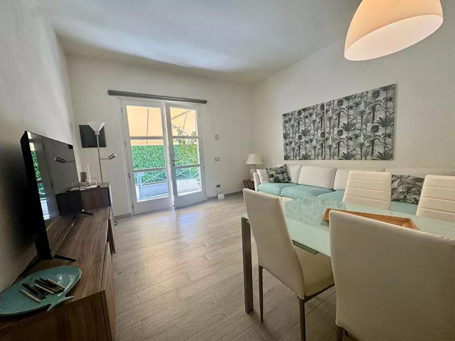 Immagine 6 di Appartamento in vendita  a Massa