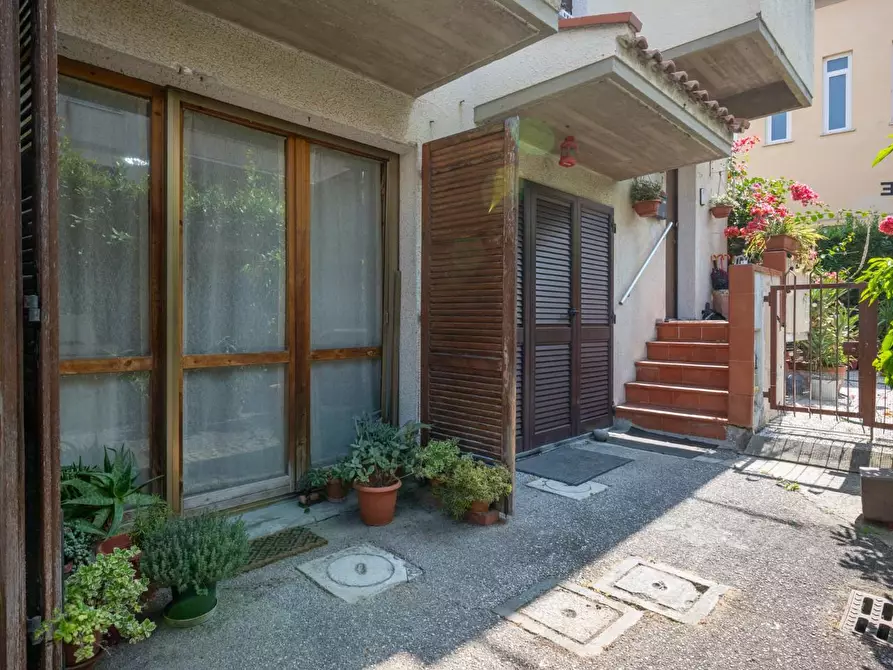 Immagine 27 di Casa bifamiliare in vendita  a Pisa