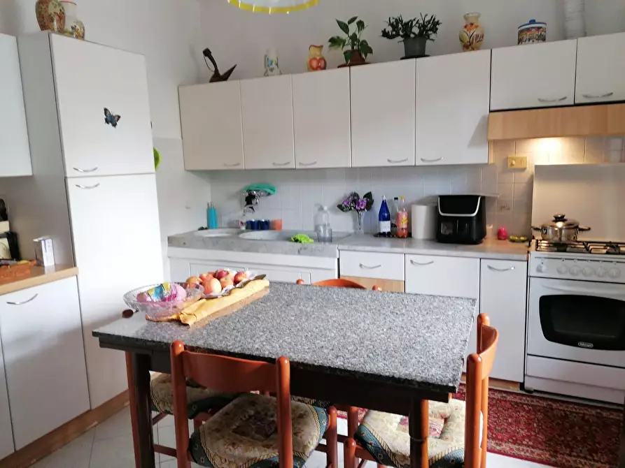 Immagine 5 di Casa semindipendente in vendita  a Carrara