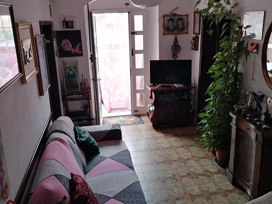 Immagine 2 di Casa semindipendente in vendita  a Carrara