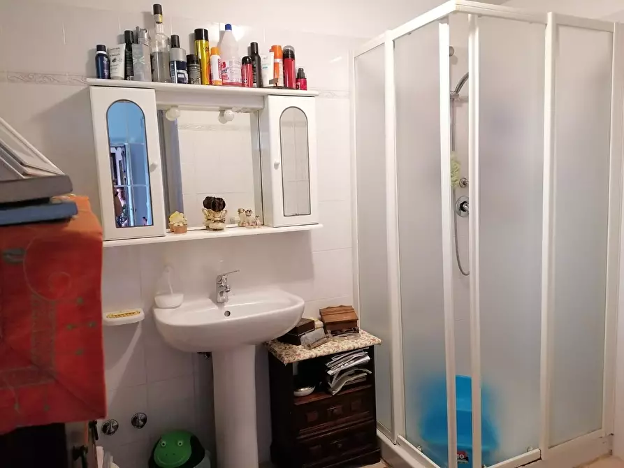 Immagine 10 di Casa semindipendente in vendita  a Carrara