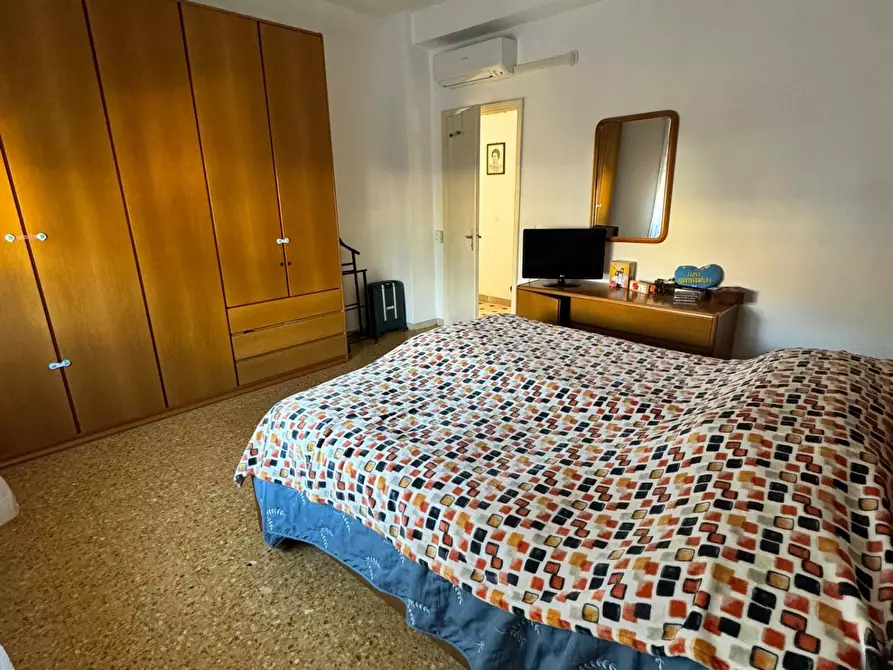 Immagine 11 di Appartamento in vendita  a Carrara