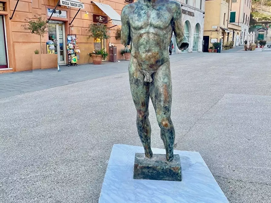 Immagine 10 di Attività commerciale in vendita  a Pietrasanta