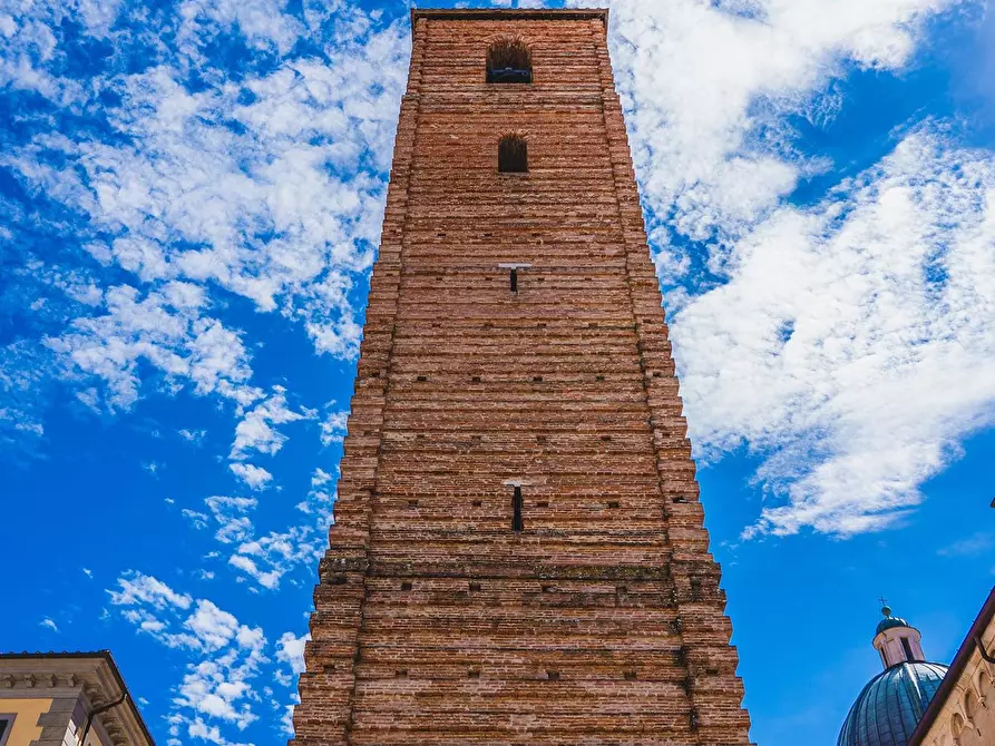 Immagine 14 di Attività commerciale in vendita  a Pietrasanta