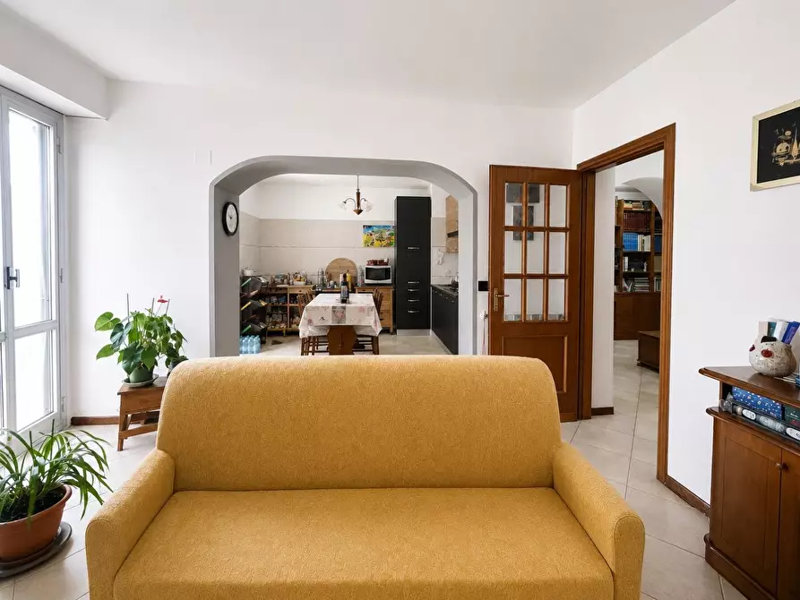 Immagine 6 di Appartamento in vendita  a Carro