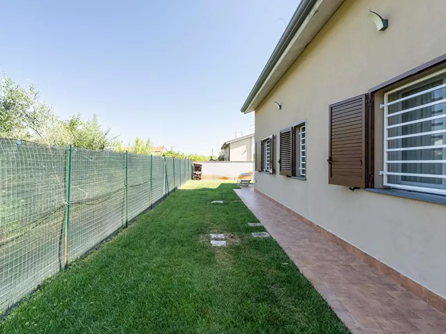 Immagine 33 di Casa indipendente in vendita  a Pontedera