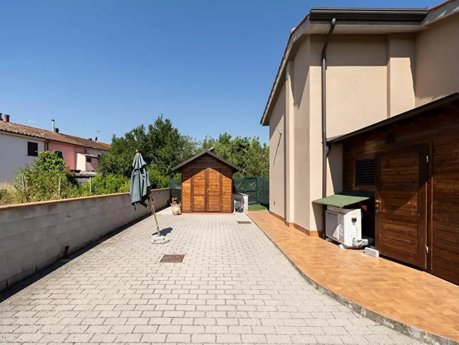 Immagine 34 di Casa indipendente in vendita  a Pontedera