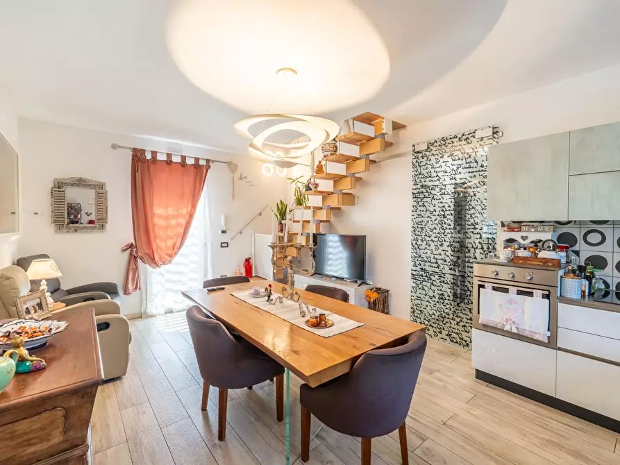 Immagine 5 di Casa indipendente in vendita  a Pontedera