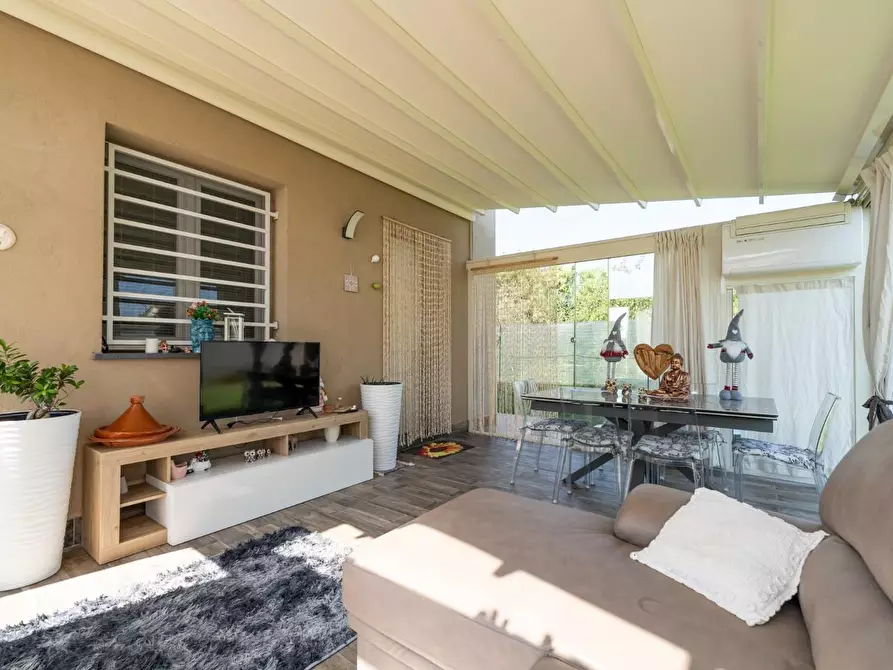 Immagine 32 di Casa indipendente in vendita  a Pontedera