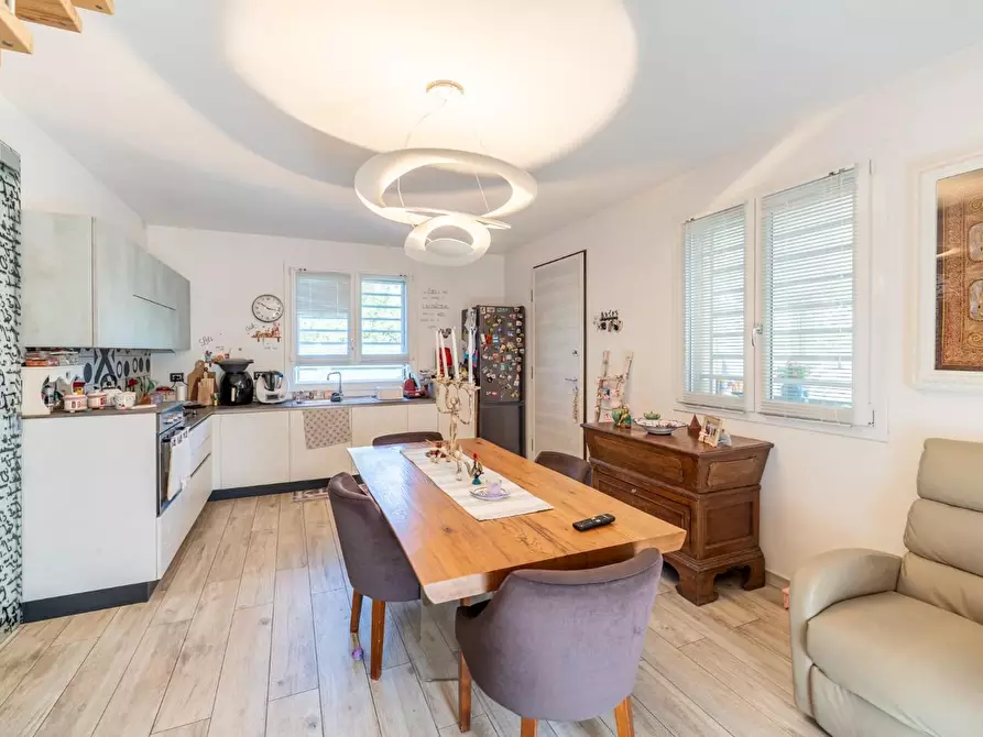 Immagine 6 di Casa indipendente in vendita  a Pontedera