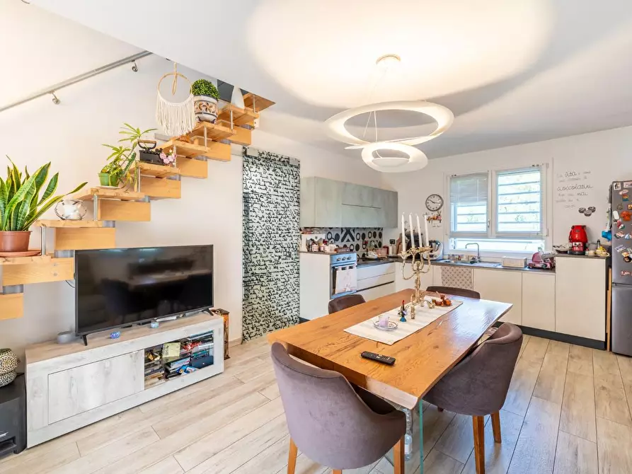 Immagine 7 di Casa indipendente in vendita  a Pontedera