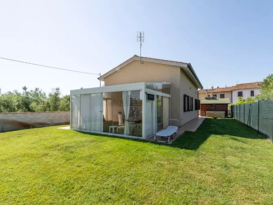 Immagine 27 di Casa indipendente in vendita  a Pontedera