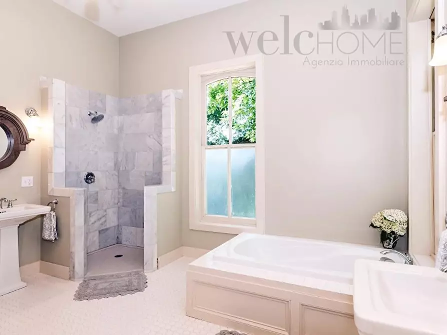 Immagine 12 di Appartamento in vendita  a Campi Bisenzio