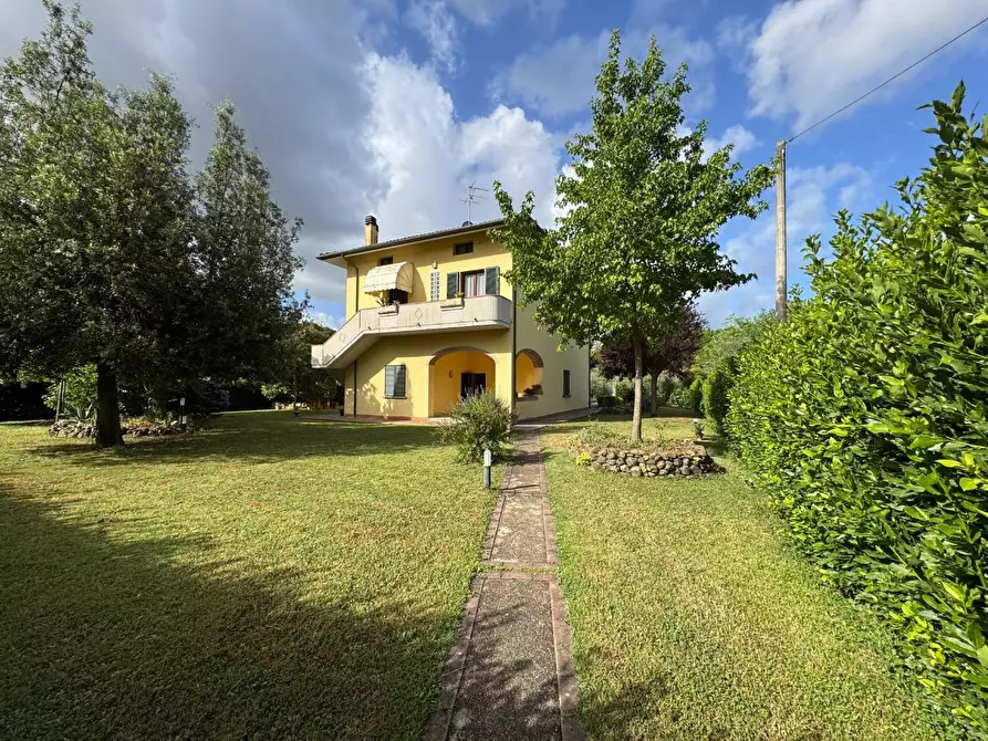 Immagine 2 di Villa in vendita  a Montespertoli