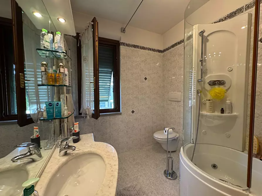 Immagine 32 di Villa in vendita  a Montespertoli