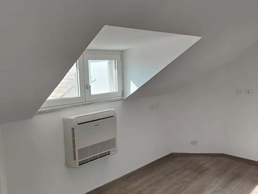 Immagine 14 di Mansarda in vendita  a Chiavari