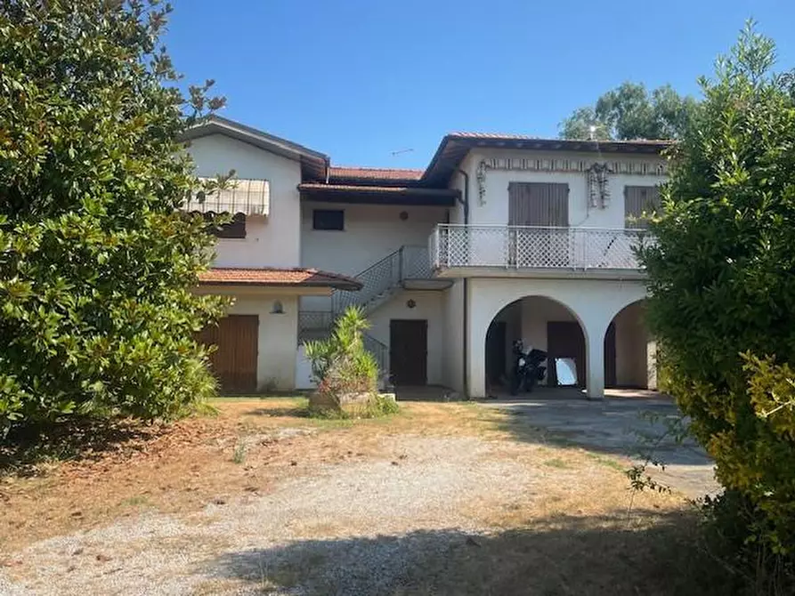 appartamento in vendita a Pietrasanta in zona Marina di Pietrasanta