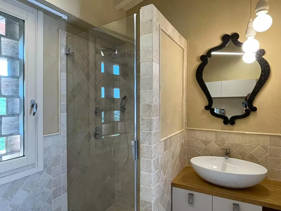 Immagine 21 di Villa in vendita  a San Miniato