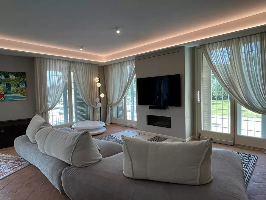 Immagine 10 di Villa in vendita  a San Miniato