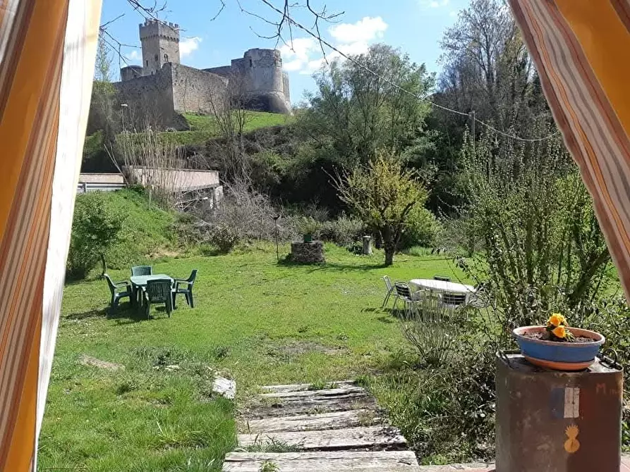 Immagine 2 di Deposito in vendita  a Poggibonsi