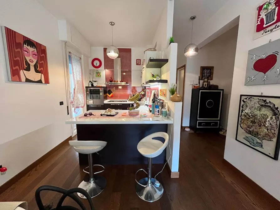 Immagine 17 di Appartamento in vendita  a Viareggio