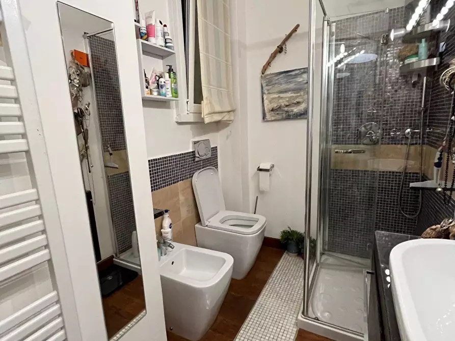 Immagine 9 di Appartamento in vendita  a Viareggio